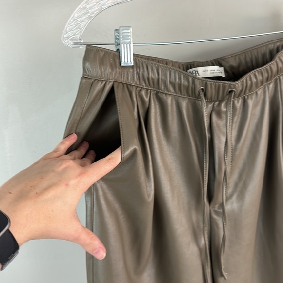 Zara Brown Faux Vegan Leather The Weekend Trouser Pants Size Medium - Picture 11 of 16